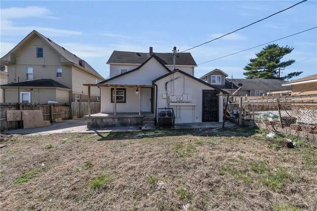 $1,295 | 5208 East 8th Street, Unit 1, Kansas City, MO 64124