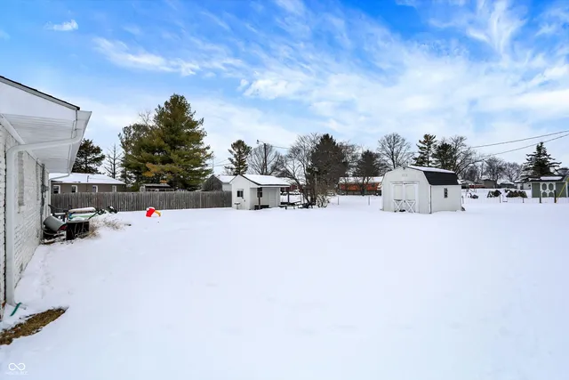 $200,000 | 956 West 1085 North, Fountaintown, IN 46130