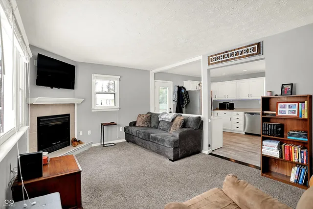 $200,000 | 956 West 1085 North, Fountaintown, IN 46130