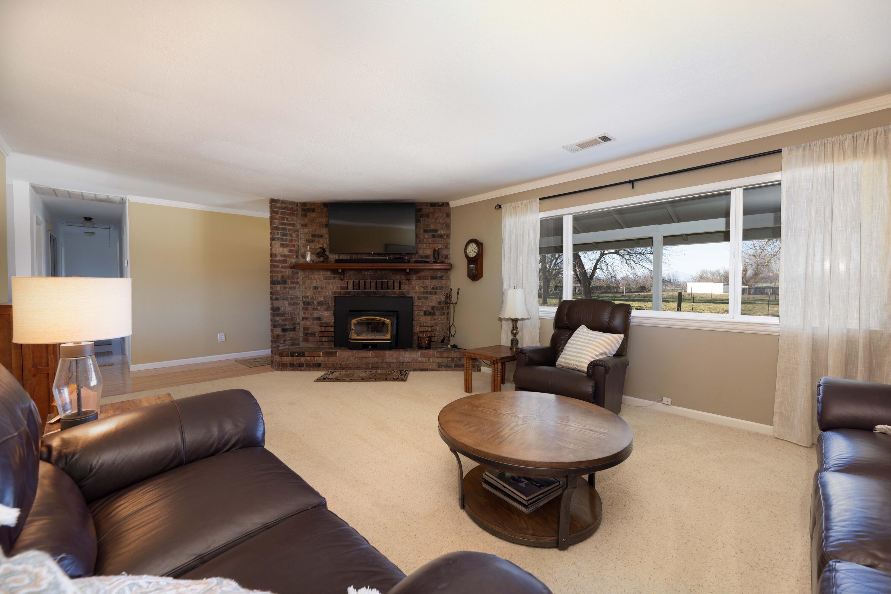 5332 Balls Ferry Road Anderson, CA 96007 - Photo 5 of 38 FE5A0359