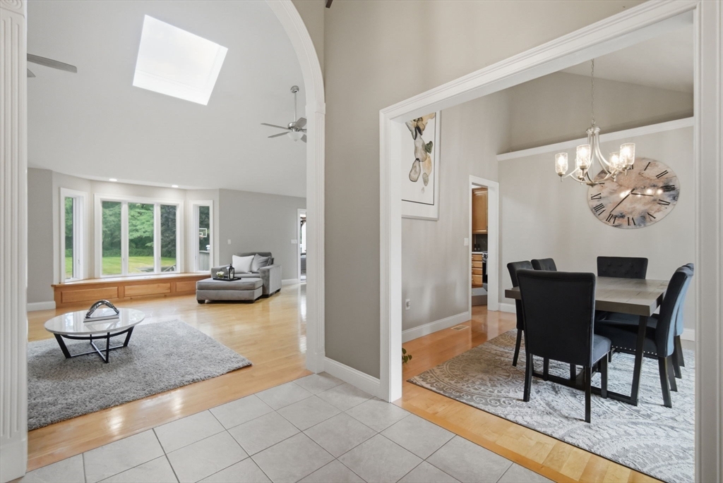 73 Meadowbrook Road Springfield, MA 01128 - Photo 3 of 39 Gallery Image 3