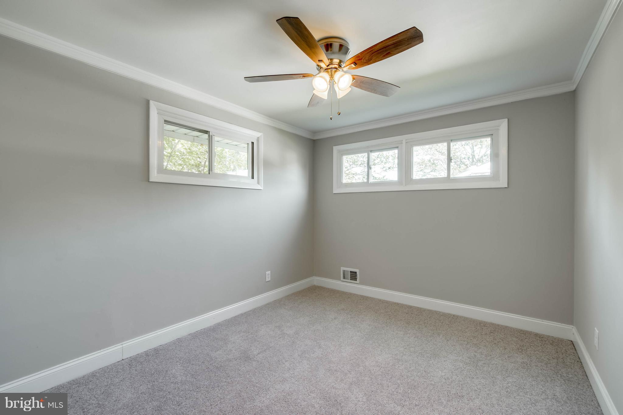 4709 Mawani Road Baltimore, MD 21206 - Photo 10 of 22 Bright and Airy Bedroom