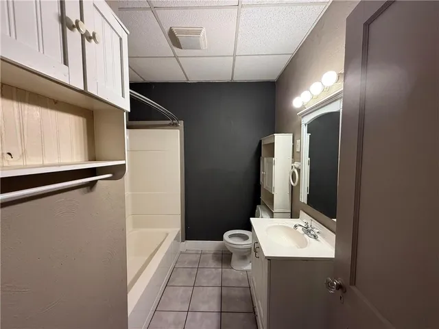 $1,250 | 414 Lenox Avenue, Unit 1, Pittsburgh, PA 15221