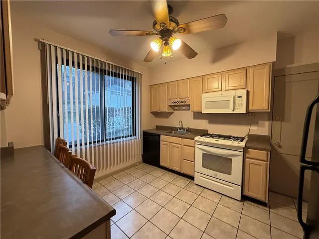 $1,250 | 414 Lenox Avenue, Unit 1, Pittsburgh, PA 15221