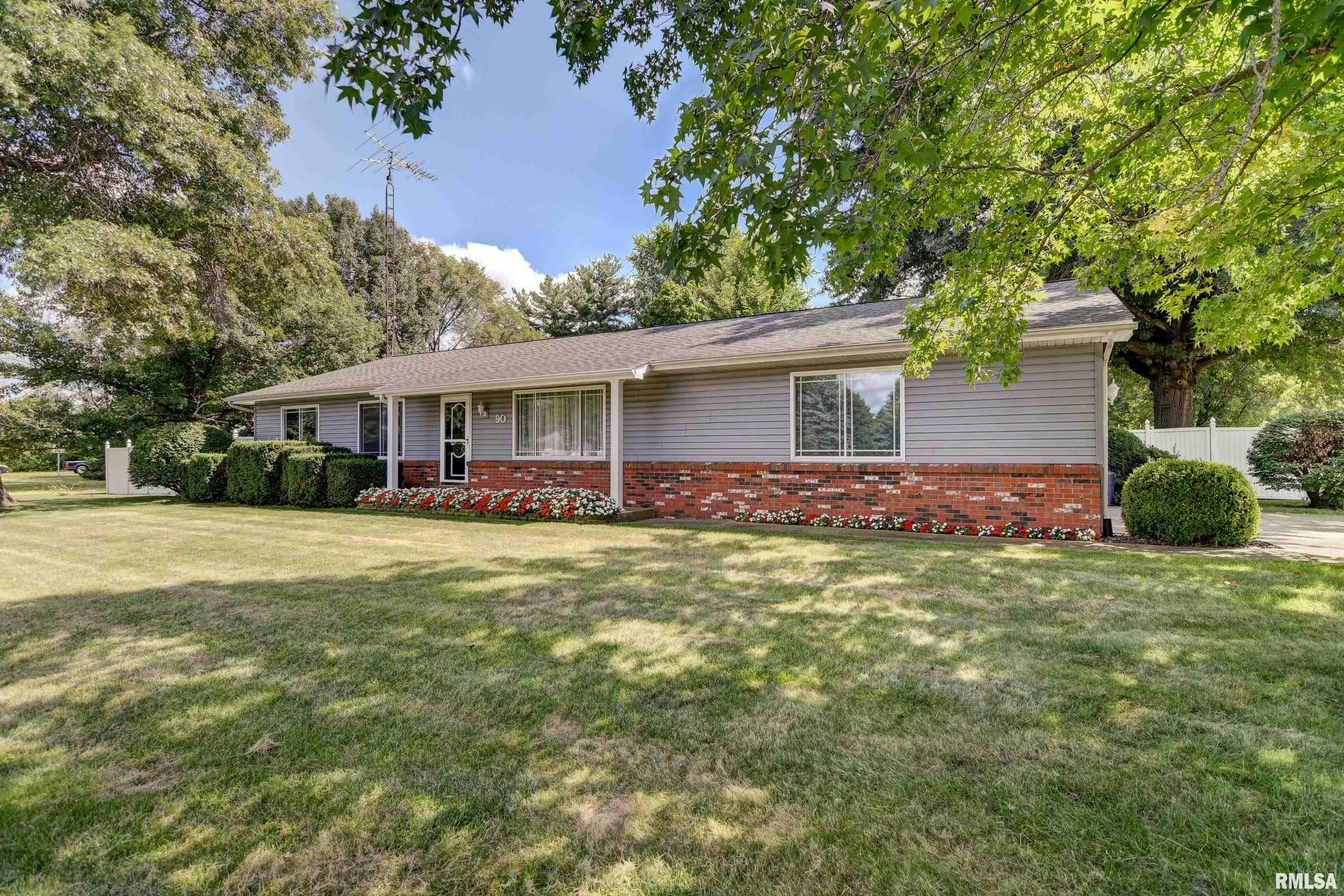 90 White Road Glenarm, IL 62536 - Photo 2 of 35 Gallery Image 2