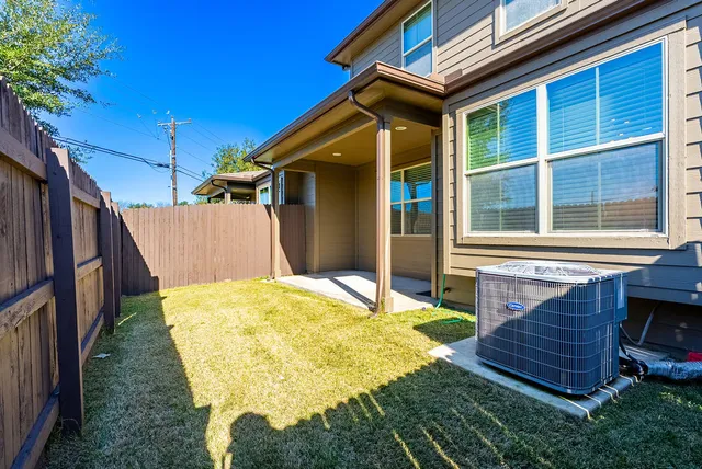 $1,900 | 2880 Donnell Drive, Unit 2702, Round Rock, TX 78664