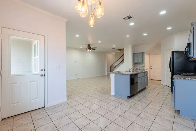 $1,900 | 2880 Donnell Drive, Unit 2702, Round Rock, TX 78664