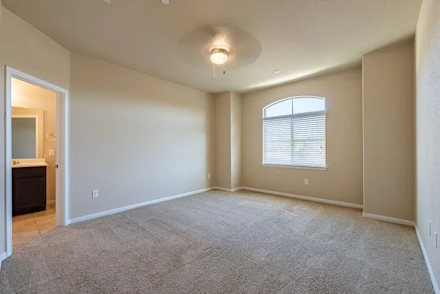 $1,900 | 2880 Donnell Drive, Unit 2702, Round Rock, TX 78664