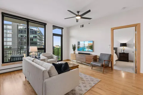 $595,000 | 1240 South 2nd Street, Unit 716, Minneapolis, MN 55415