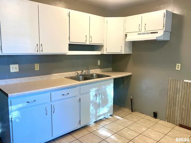 $99,900 | 502 Williamette Avenue, Lincoln, IL 62656