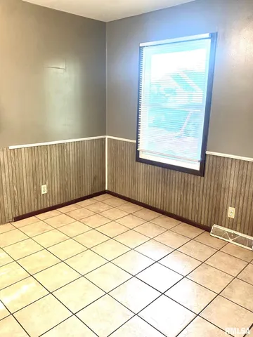 $99,900 | 502 Williamette Avenue, Lincoln, IL 62656