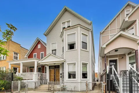 $700,000 | 2955 North Gresham Avenue, Chicago, IL 60618