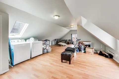 $700,000 | 2955 North Gresham Avenue, Chicago, IL 60618