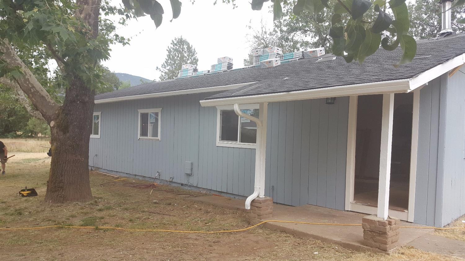 3190 Merlin Road Grants Pass, OR 97526 - Photo 1 of 26 Primary Photo