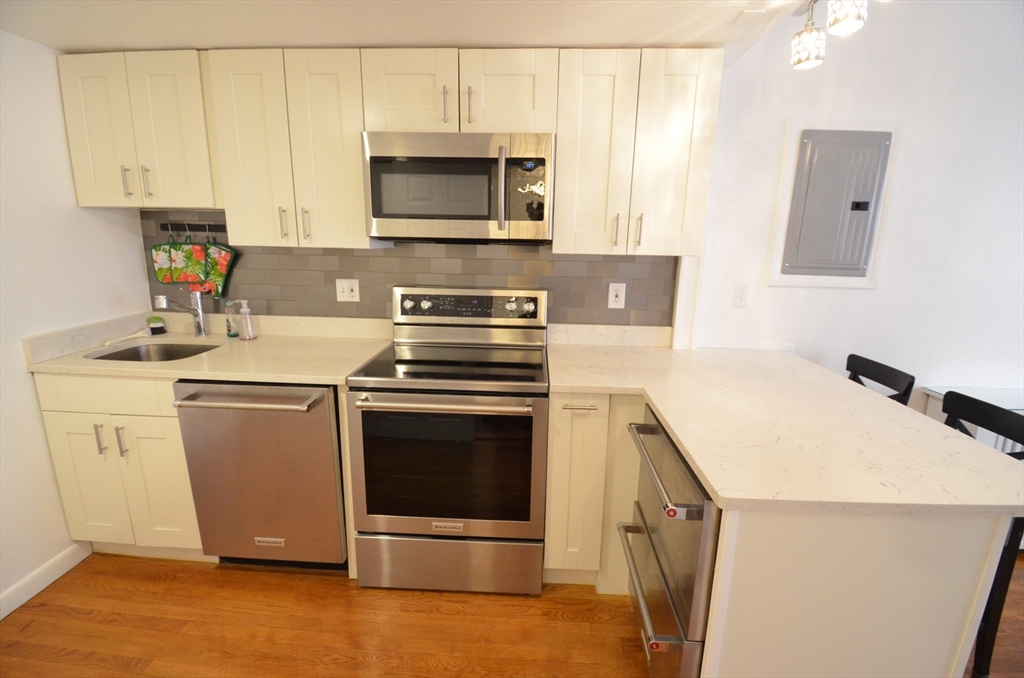 40 St Botolph Street, Unit 26 Boston, MA 02116 - Photo 5 of 15