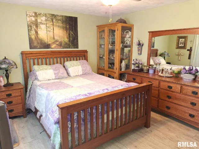 $179,900 | 757 West Locust Street, Canton, IL 61520