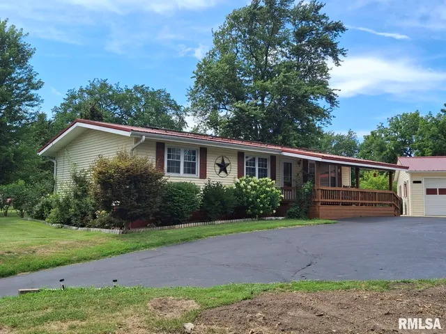 $179,900 | 757 West Locust Street, Canton, IL 61520