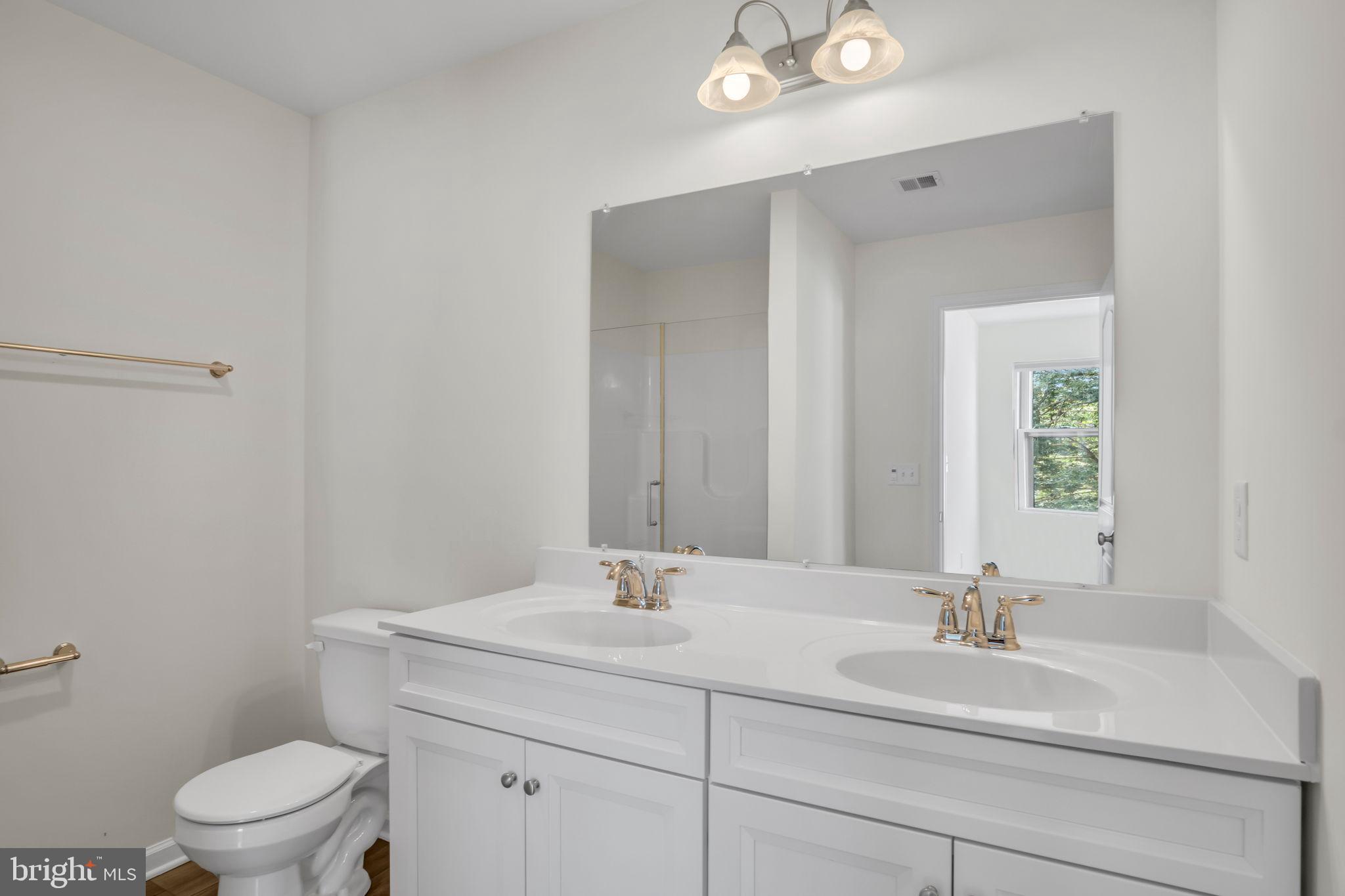 127 High Pointe Drive, Unit 31 Hummelstown, PA 17036 - Photo 25 of 28 Ensuite Bathroom 2