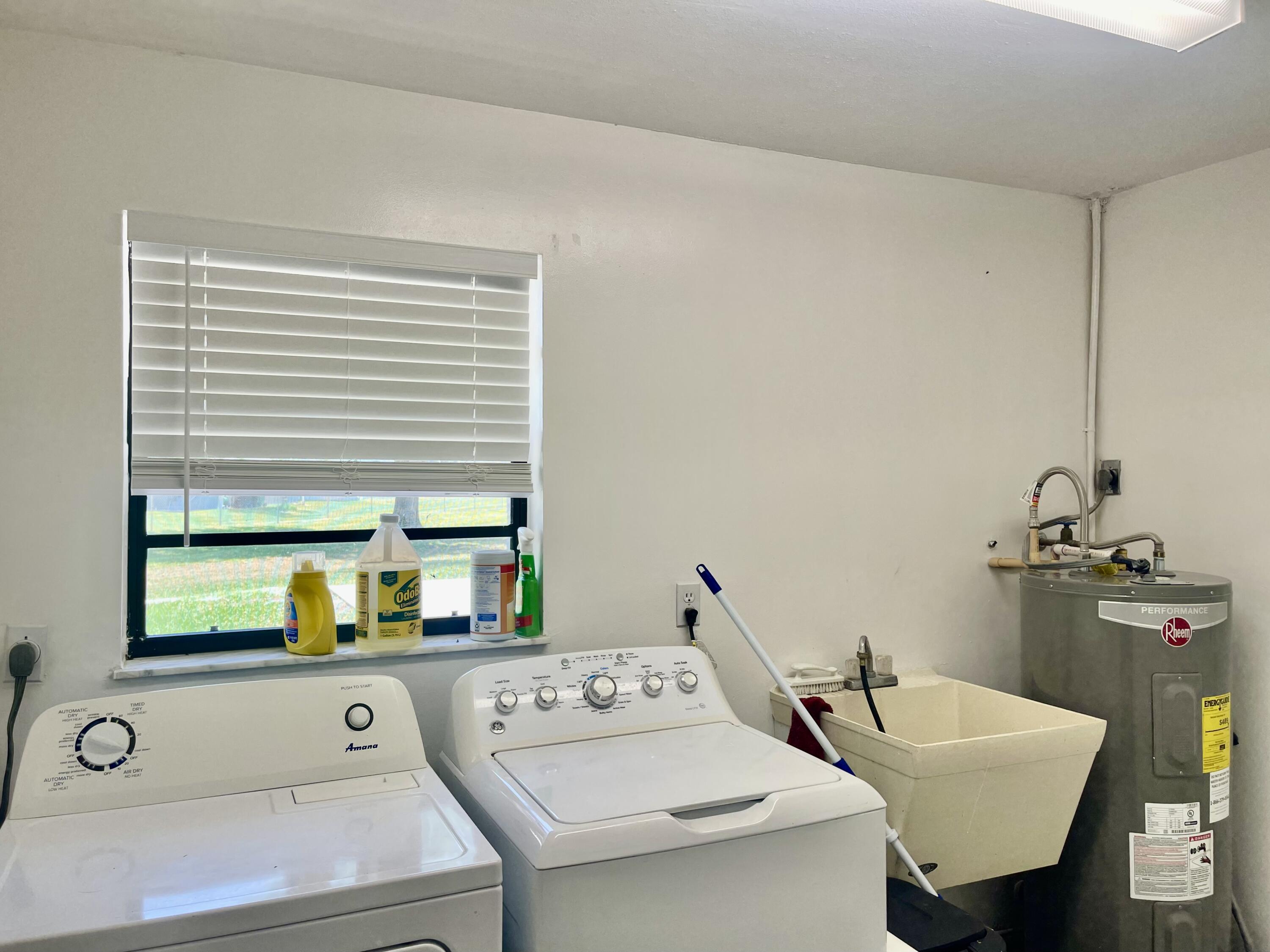 3856 Southwest 11th Avenue Okeechobee, FL 34974 - Photo 32 of 42 Laundry Room