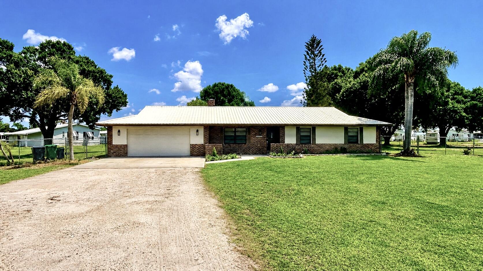 3856 Southwest 11th Avenue Okeechobee, FL 34974 - Photo 6 of 42 Front of House