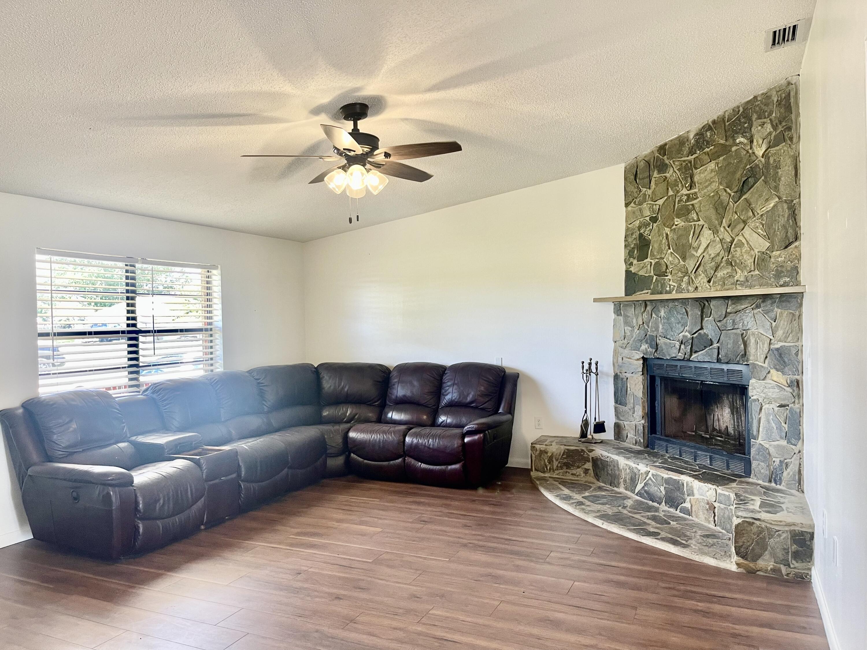 3856 Southwest 11th Avenue Okeechobee, FL 34974 - Photo 9 of 42 Living Room with Fireplace