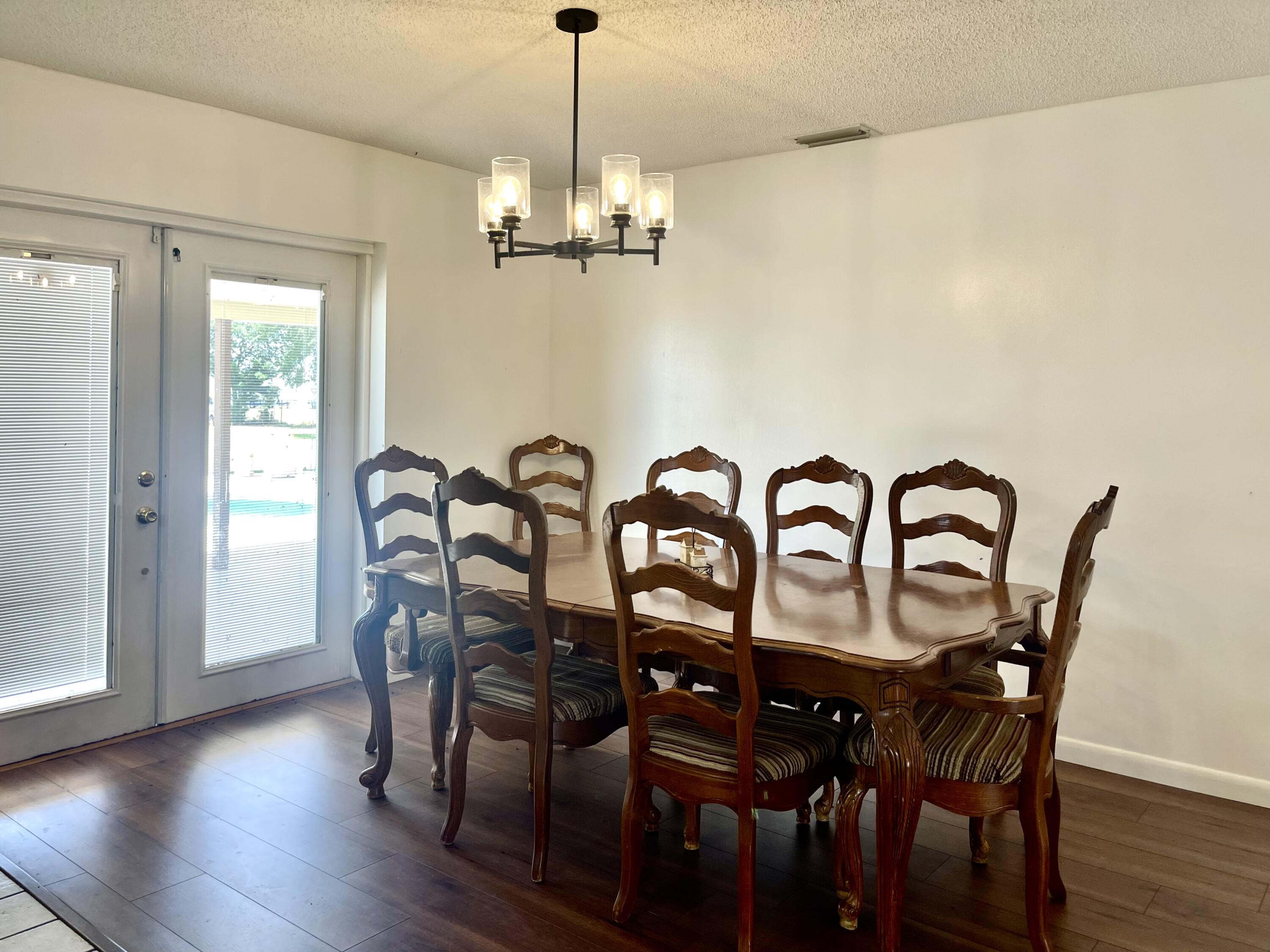 3856 Southwest 11th Avenue Okeechobee, FL 34974 - Photo 10 of 42 Dining Room