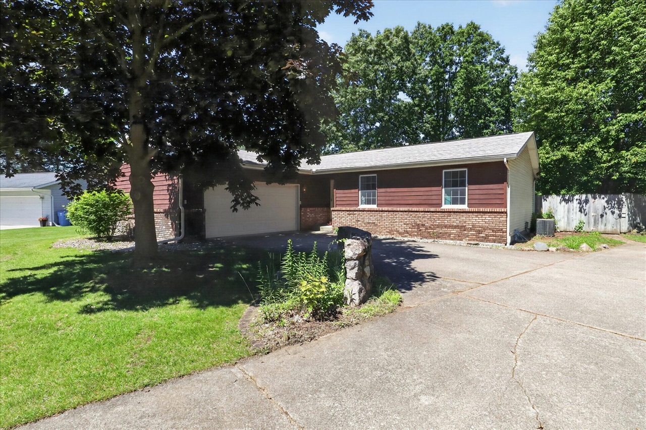 56800 Bow Drive Three Rivers, MI 49093 - Photo 3 of 44