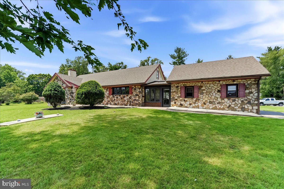 2732 Old Cedar Grove Road Broomall, PA 19008 - Photo 5 of 21