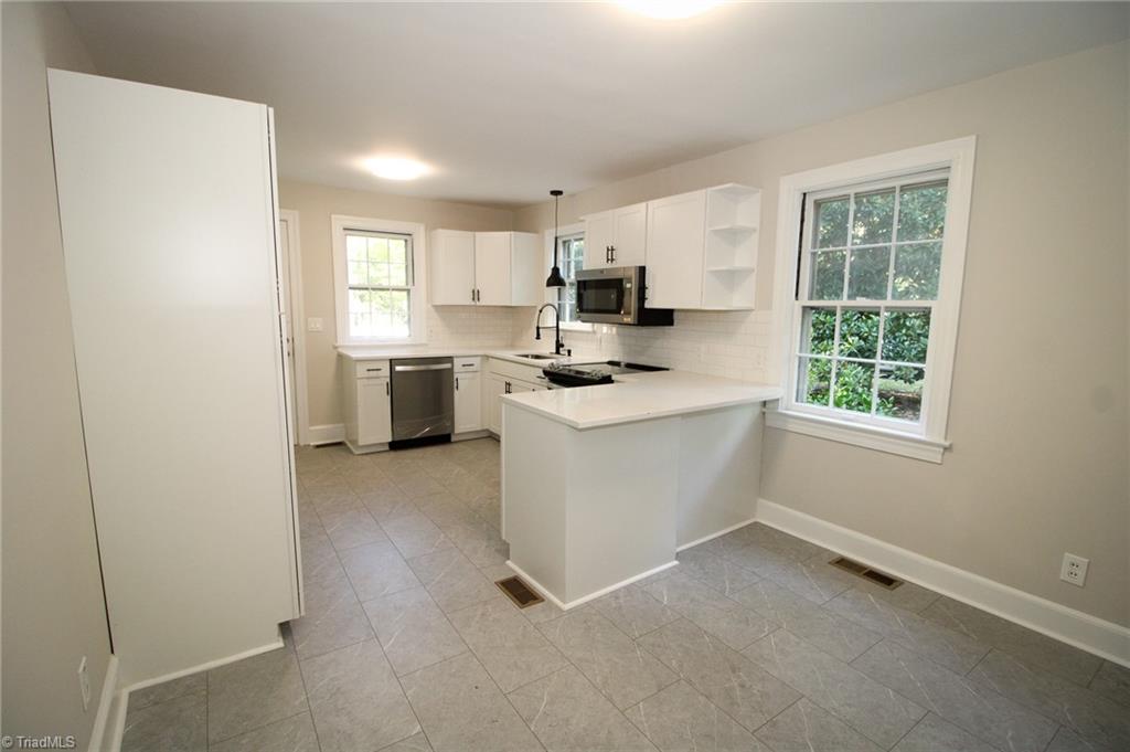 101 Mendenhall Road, Unit A Jamestown, NC 27282 - Photo 14 of 45 Gallery Image 14