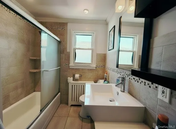 $2,900 | 525 East Olive Street, Unit UPPR, Long Beach, NY 11561