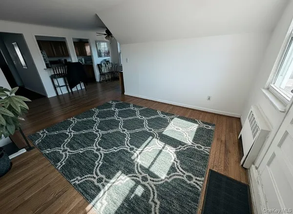 $2,900 | 525 East Olive Street, Unit UPPR, Long Beach, NY 11561