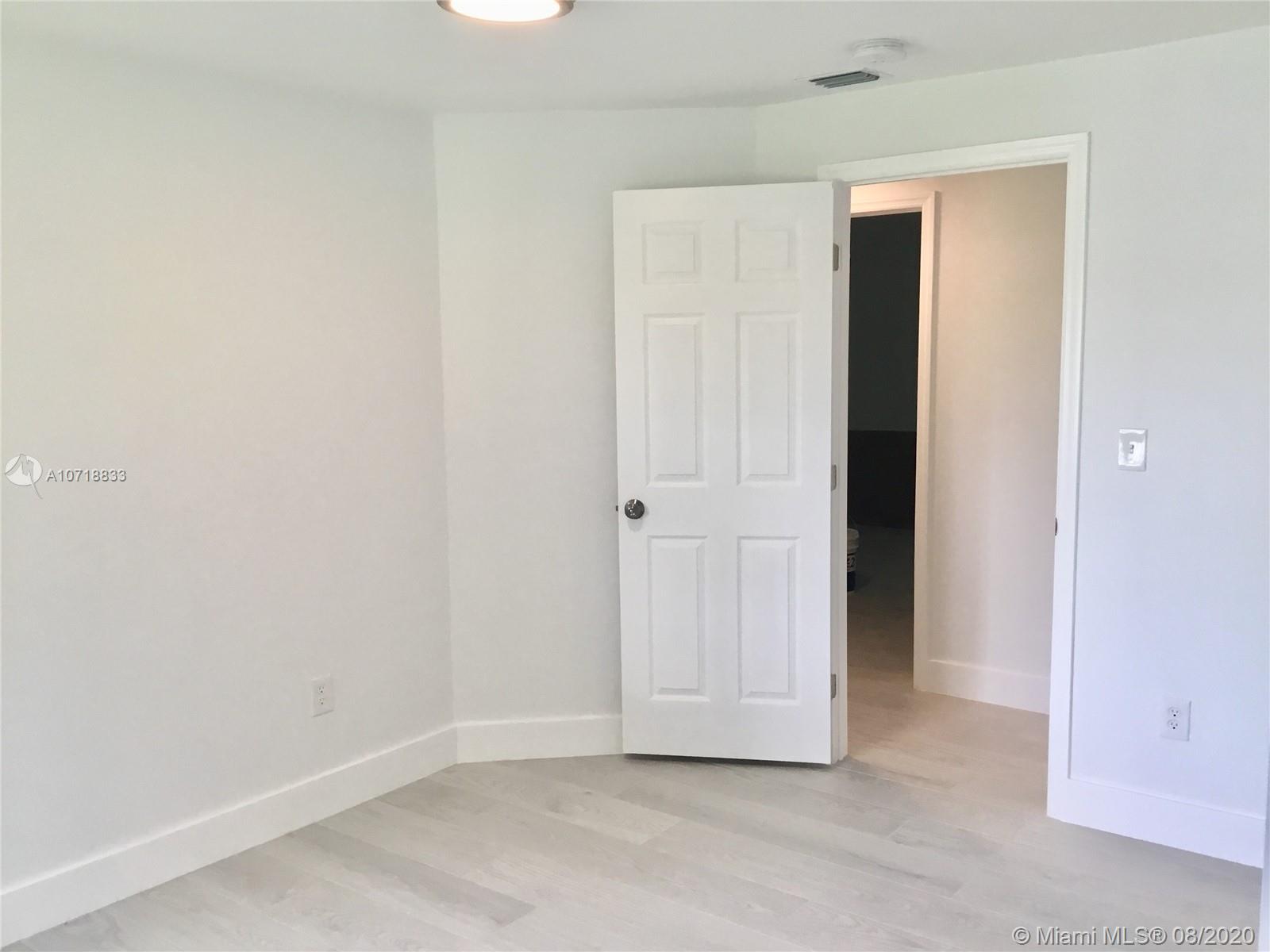 17821 Southwest 103rd Avenue Miami, FL 33157 - Photo 12 of 32