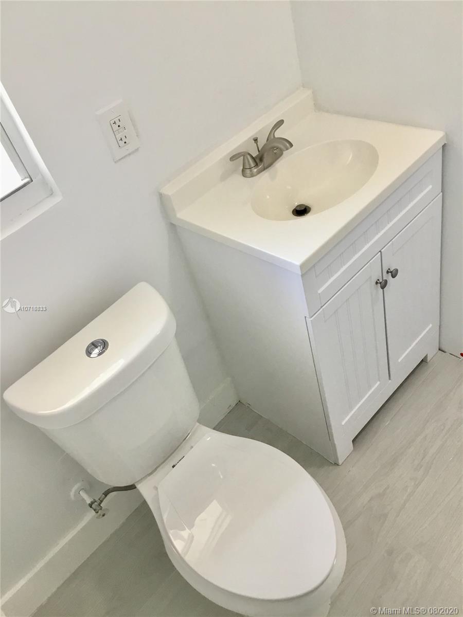 17821 Southwest 103rd Avenue Miami, FL 33157 - Photo 15 of 32