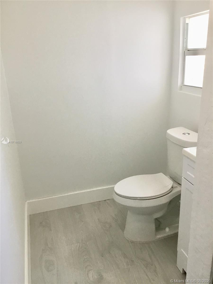 17821 Southwest 103rd Avenue Miami, FL 33157 - Photo 16 of 32