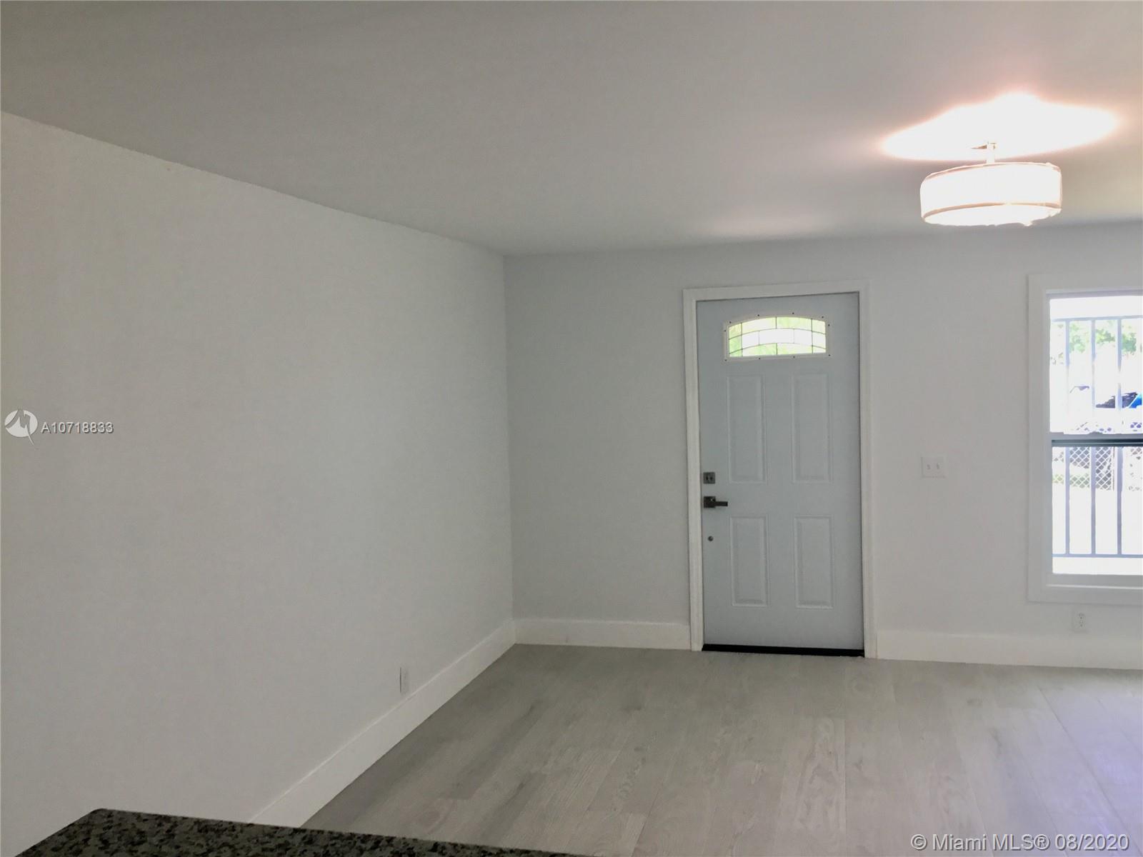 17821 Southwest 103rd Avenue Miami, FL 33157 - Photo 3 of 32