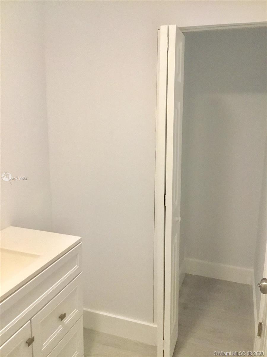 17821 Southwest 103rd Avenue Miami, FL 33157 - Photo 23 of 32