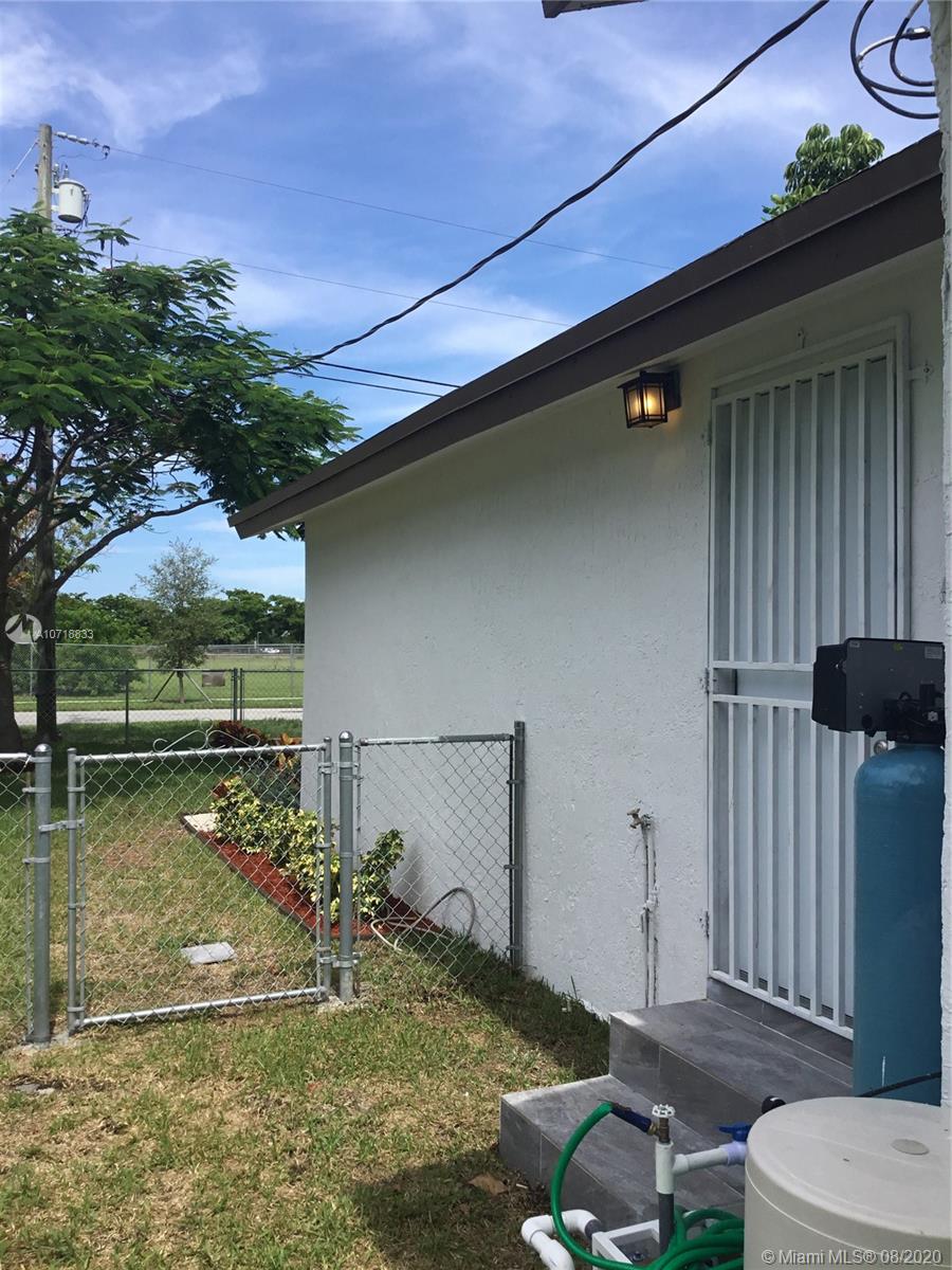 17821 Southwest 103rd Avenue Miami, FL 33157 - Photo 28 of 32