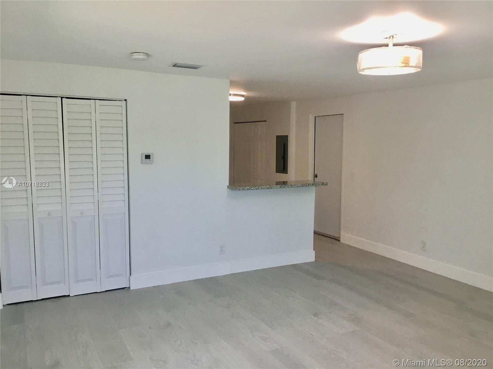 17821 Southwest 103rd Avenue Miami, FL 33157 - Photo 5 of 32