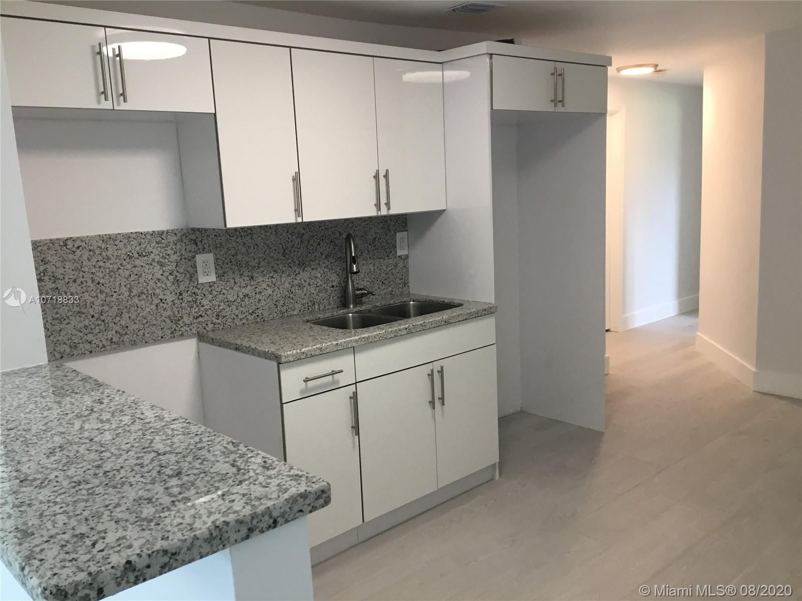 17821 Southwest 103rd Avenue Miami, FL 33157 - Photo 6 of 32