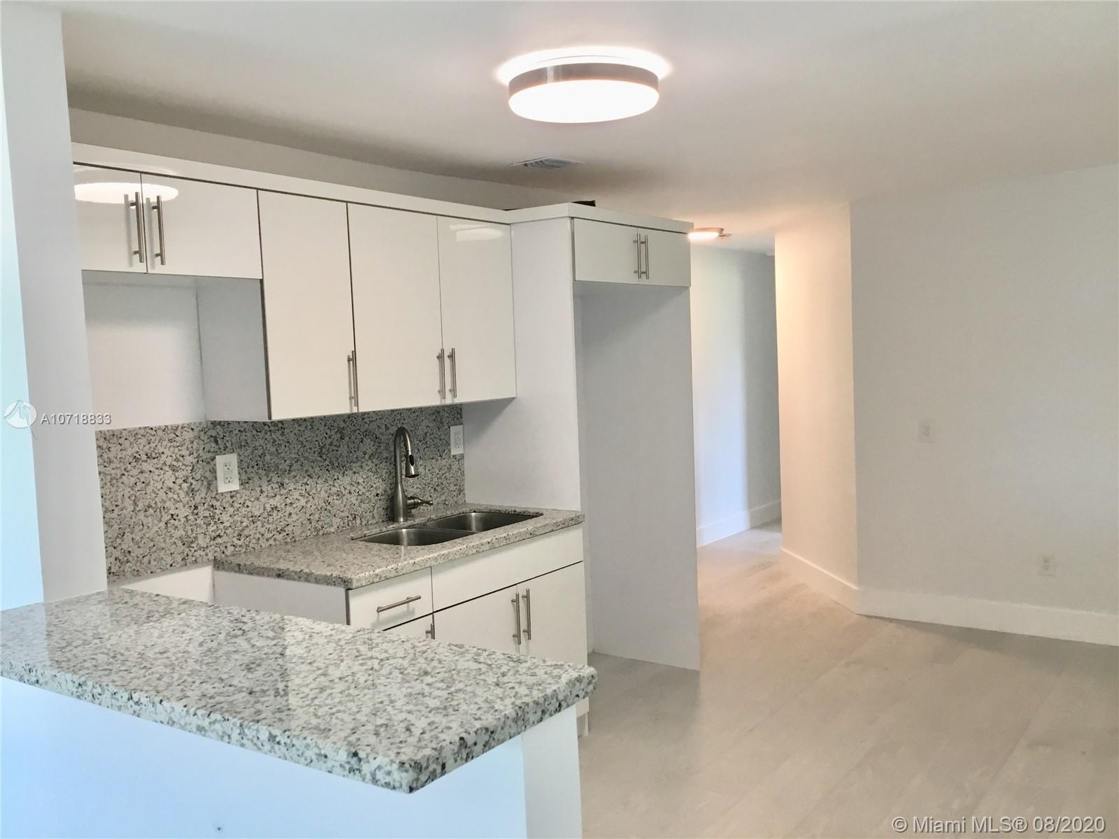 17821 Southwest 103rd Avenue Miami, FL 33157 - Photo 7 of 32