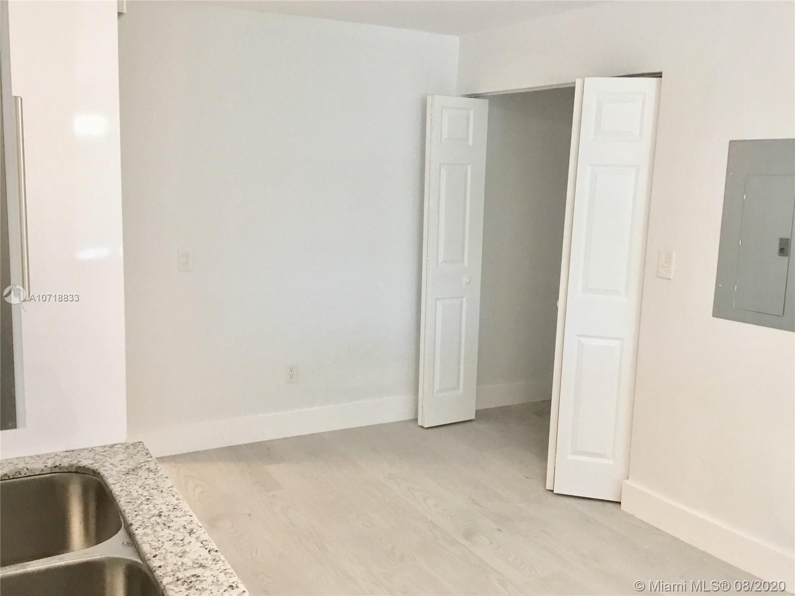 17821 Southwest 103rd Avenue Miami, FL 33157 - Photo 9 of 32