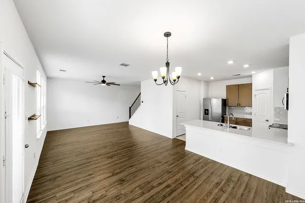 $1,995 | 10115 Pearl Creek, San Antonio, TX 78245