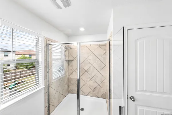 $1,995 | 10115 Pearl Creek, San Antonio, TX 78245