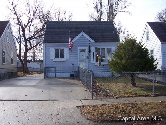2264 Keys Avenue Springfield, IL 62702 - Photo 1 of 12
