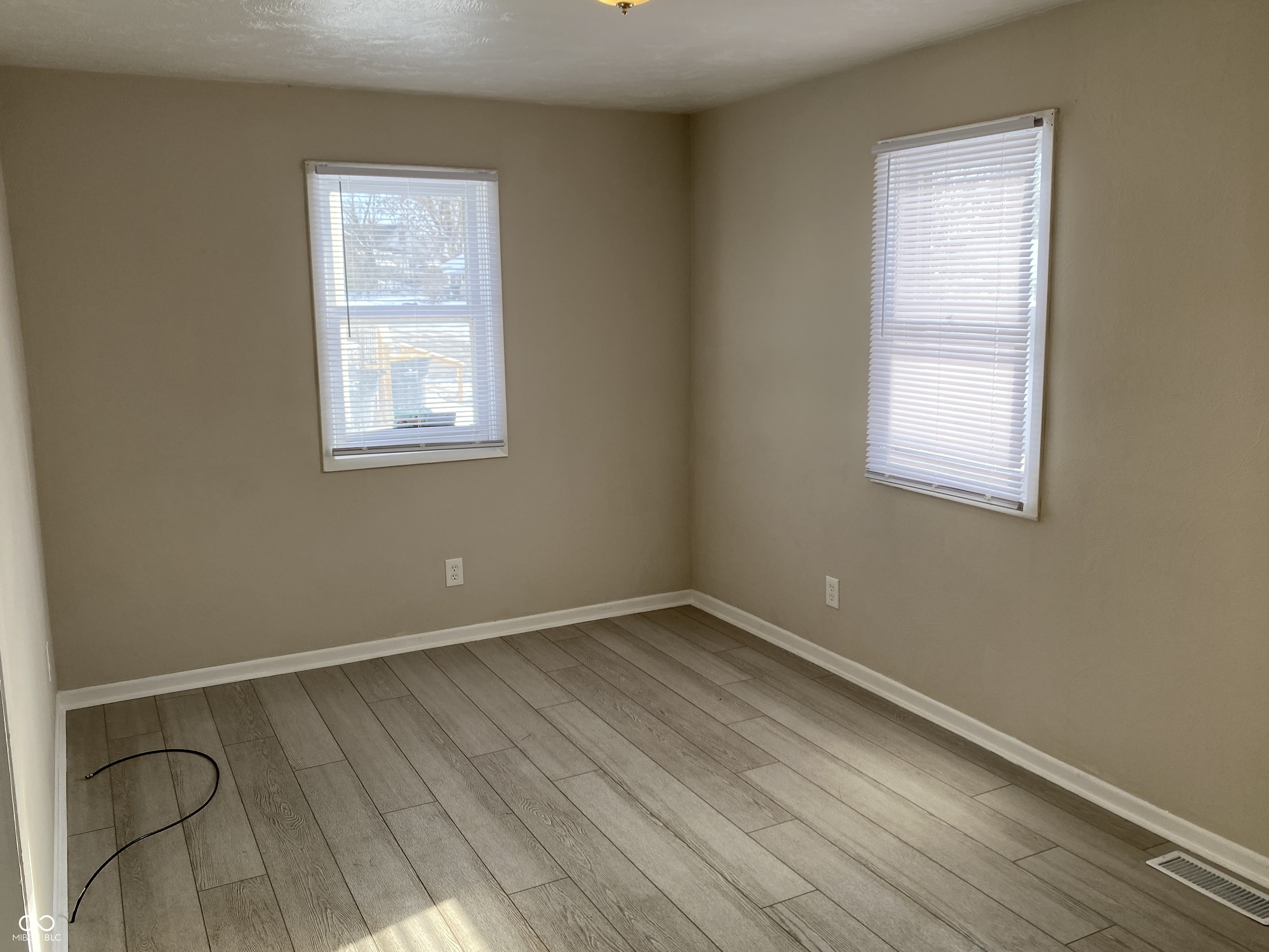 706 West 23rd Street Anderson, IN 46016 - Photo 3 of 12