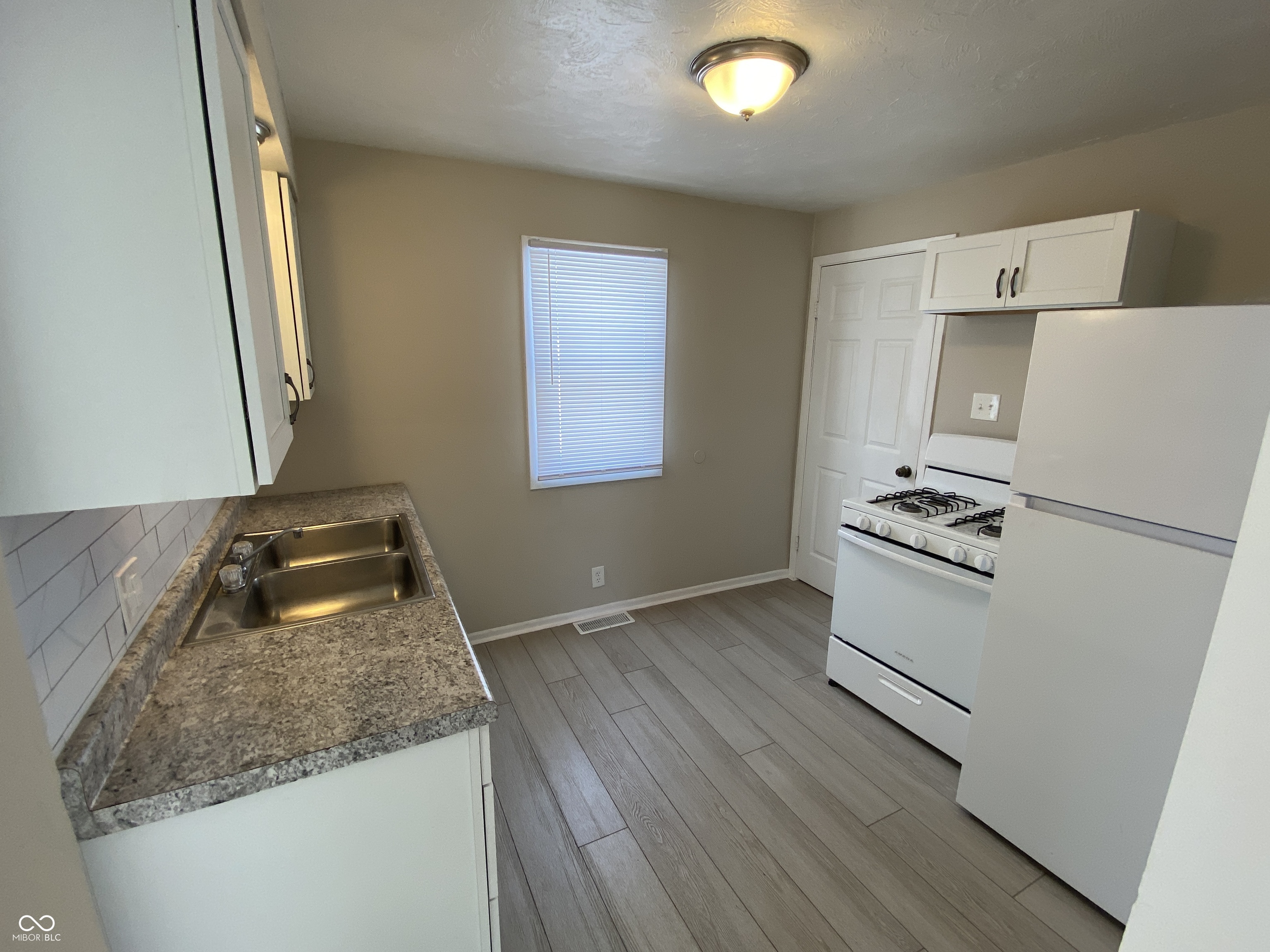 706 West 23rd Street Anderson, IN 46016 - Photo 6 of 12