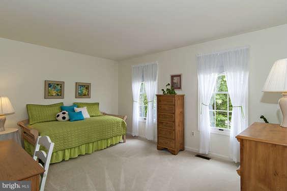 16915 Hoskinson Road Poolesville, MD 20837 - Photo 23 of 30 Bedroom