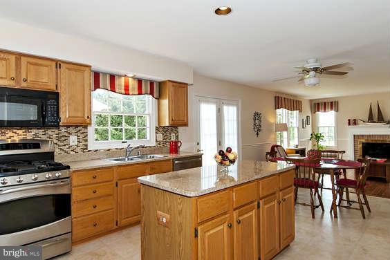 16915 Hoskinson Road Poolesville, MD 20837 - Photo 10 of 30 Kitchen
