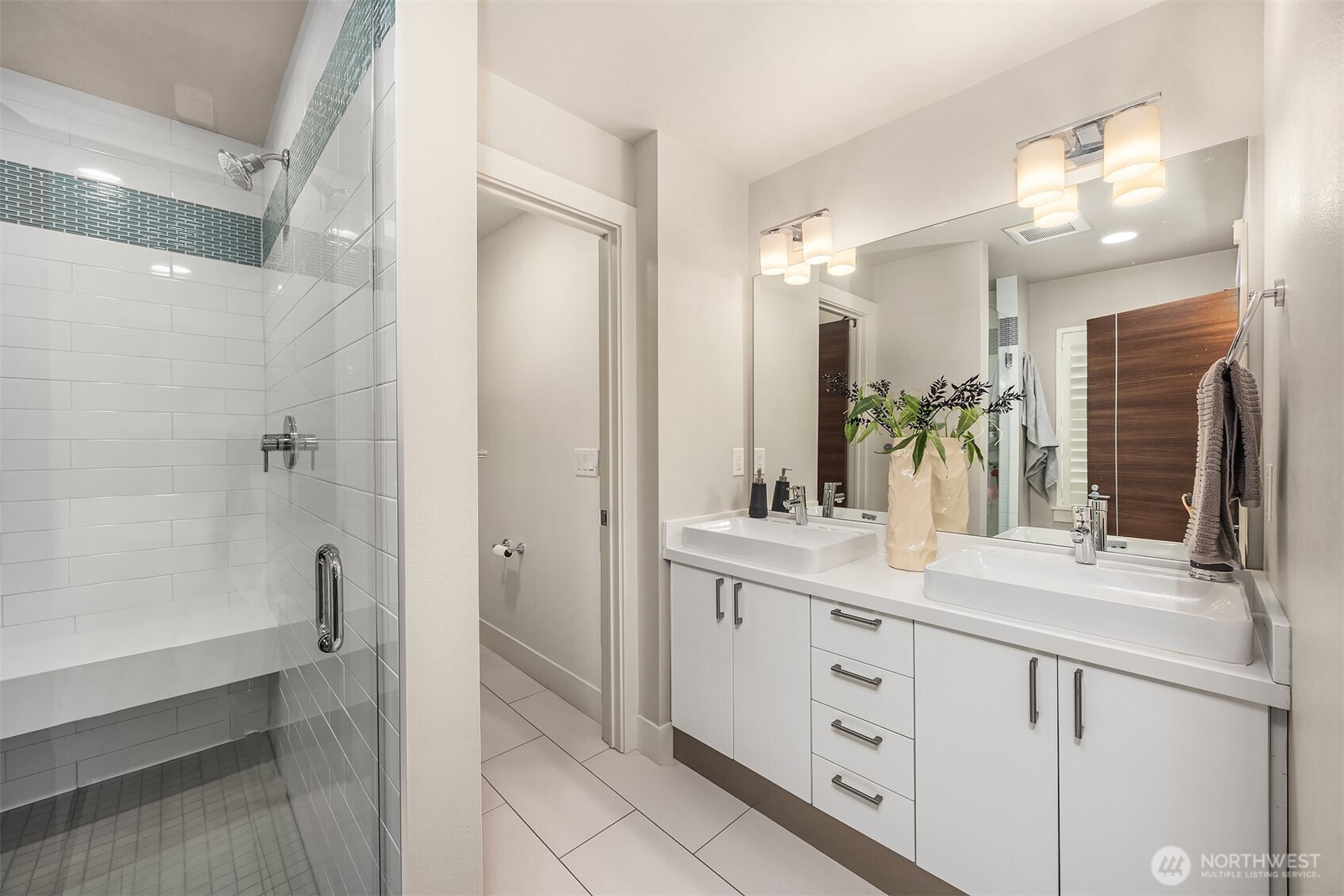998 Northeast High Street, Unit 12 Issaquah, WA 98029 - Photo 20 of 36