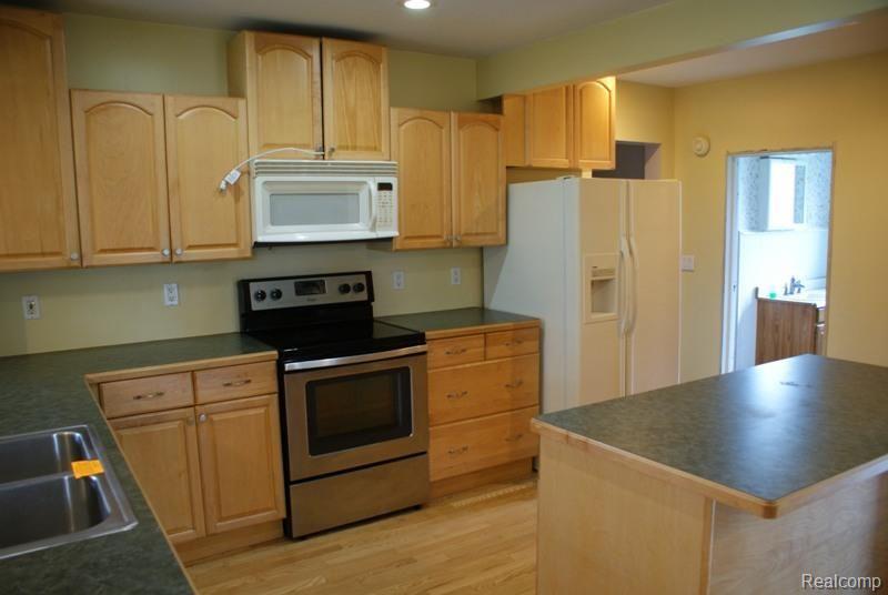 4044 South Hadley Road Metamora, MI 48455 - Photo 10 of 25 DSC04947.jpg